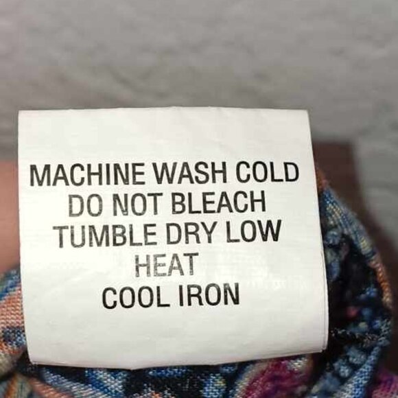 La Hearts Printed Crop Top Size Small - Picture 9 of 14